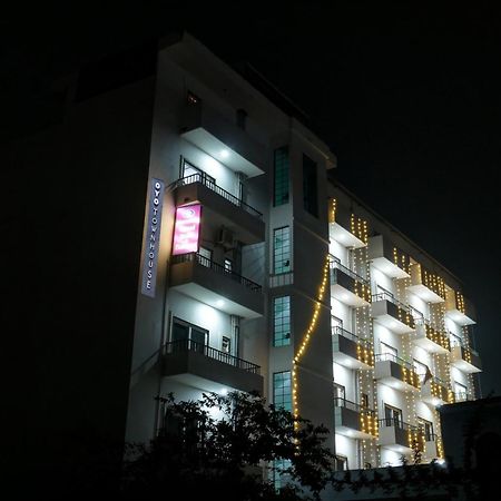 Hotel Townhouse Navneeta Grand Kakarmatha Zewnętrze zdjęcie