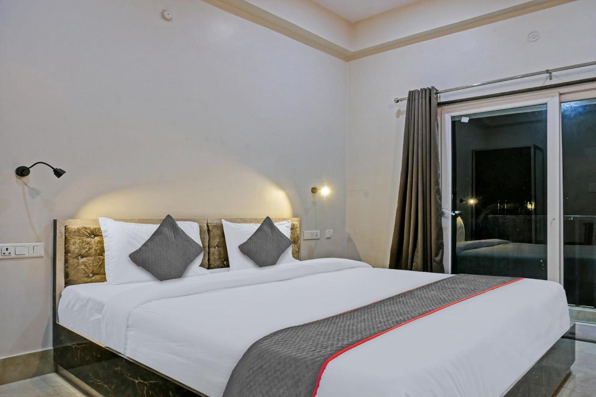 Hotel Townhouse Navneeta Grand Kakarmatha Zewnętrze zdjęcie
