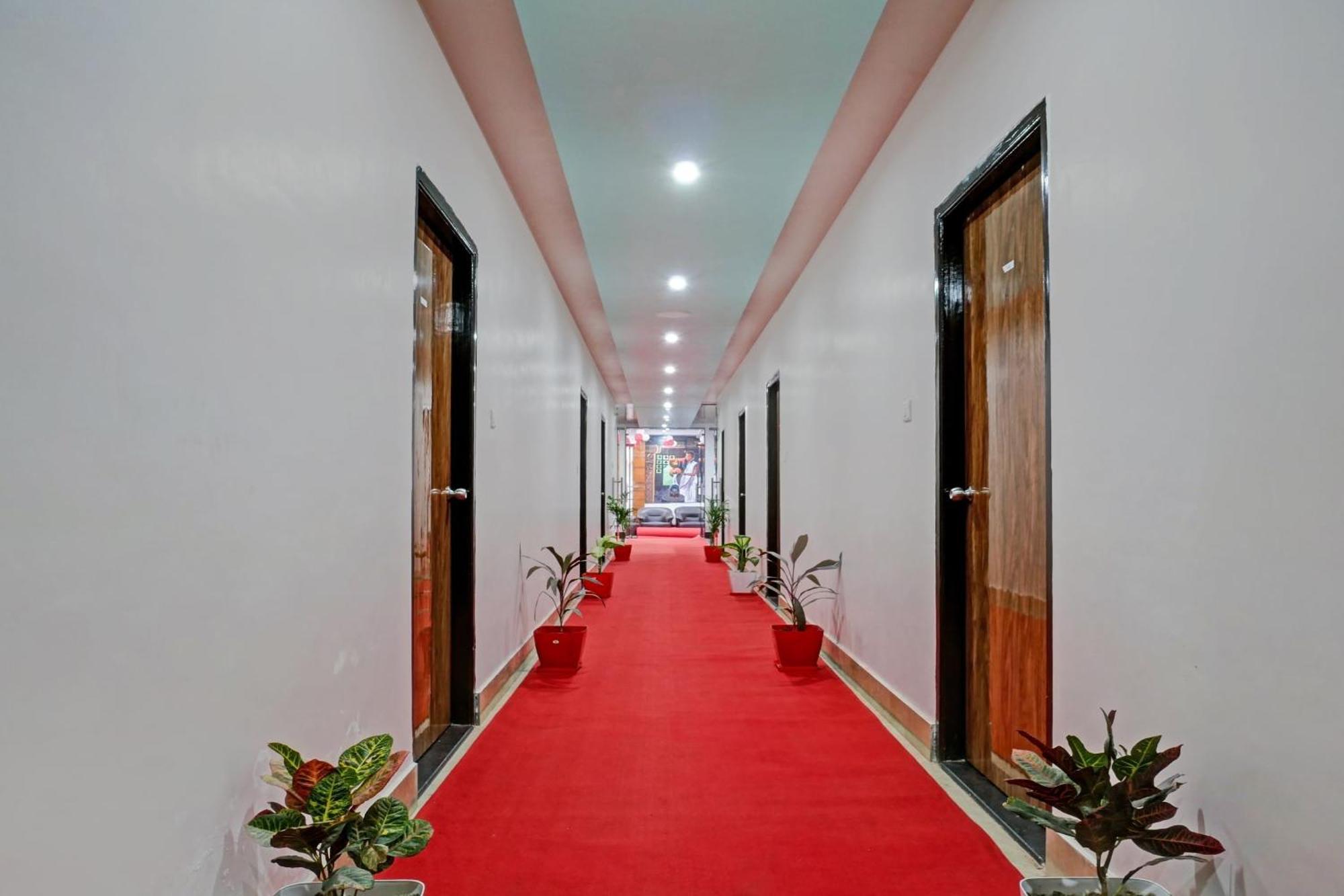 Hotel Townhouse Navneeta Grand Kakarmatha Zewnętrze zdjęcie