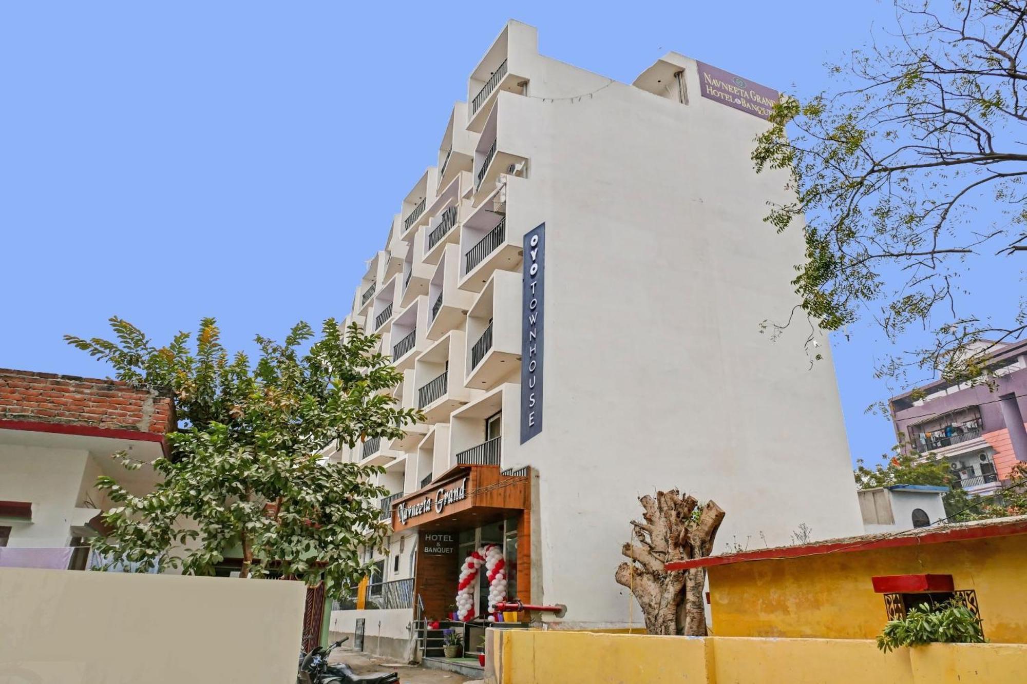 Hotel Townhouse Navneeta Grand Kakarmatha Zewnętrze zdjęcie