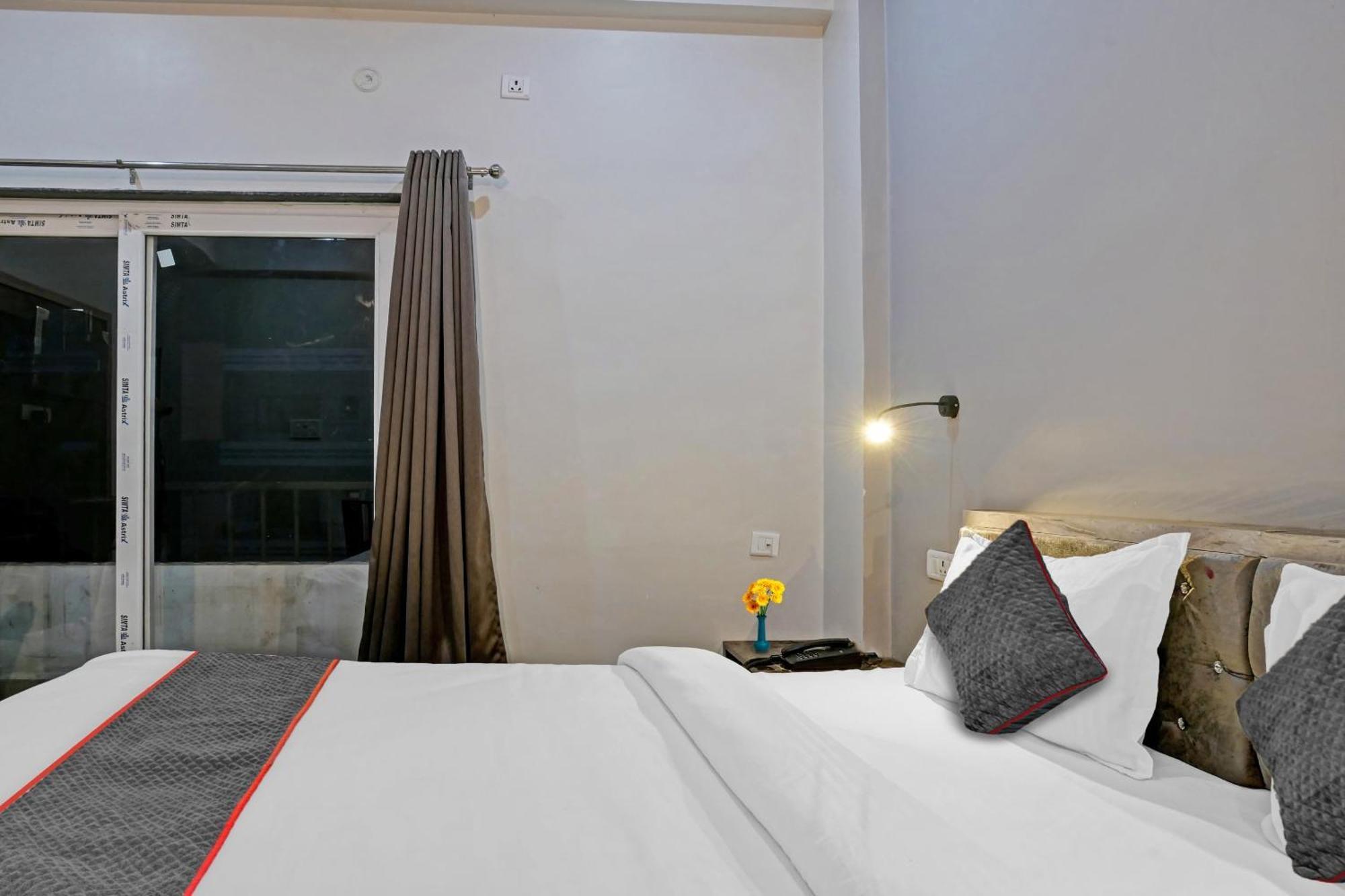 Hotel Townhouse Navneeta Grand Kakarmatha Zewnętrze zdjęcie