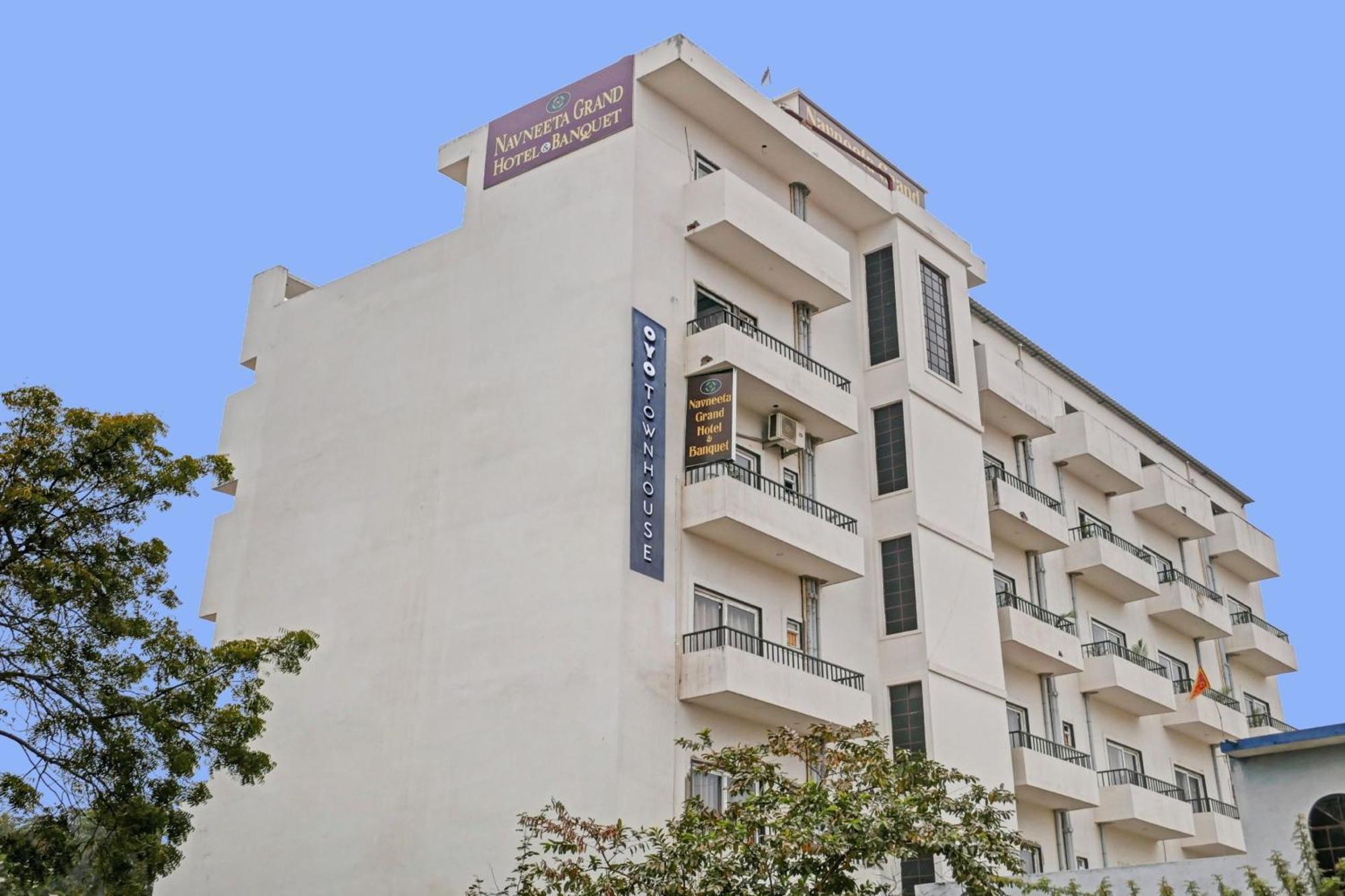 Hotel Townhouse Navneeta Grand Kakarmatha Zewnętrze zdjęcie